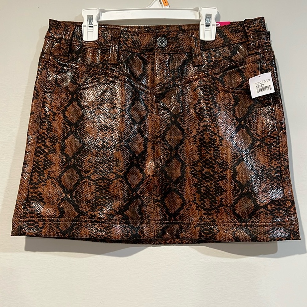 Rock and Roll Cowgirl Junior's Mid Rise Snake Print Skirt, Brown